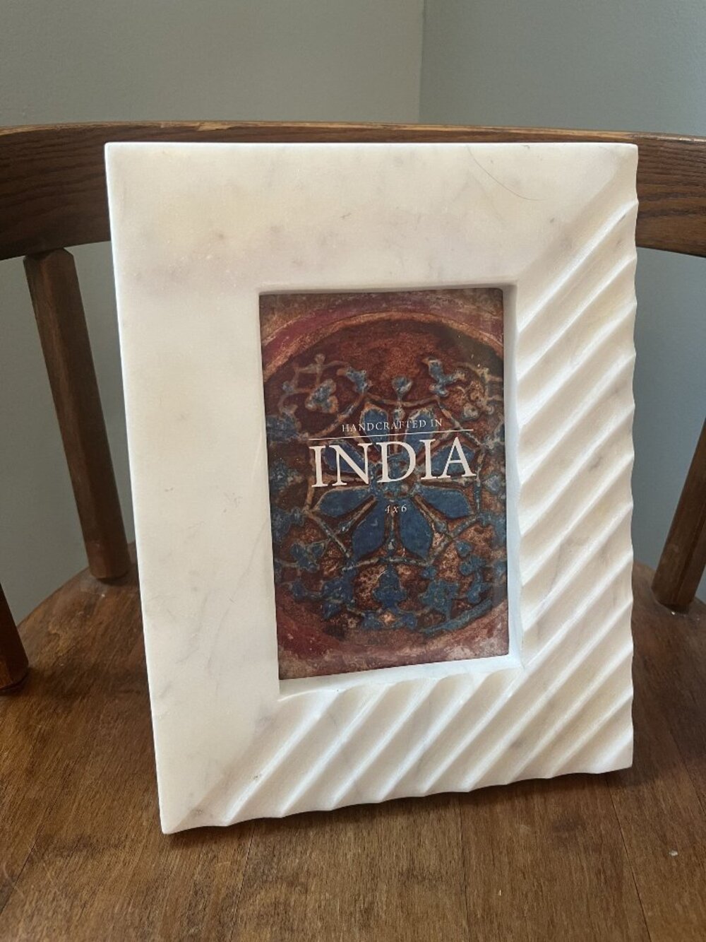 White Marble Photo Frame 4x6 Handcrafted In India With Textured Diagonal Design